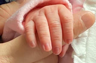 Štyridsaťpäťročná žena porodila svoje