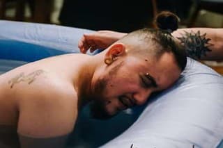 Transgender pár zverejnil fotky
