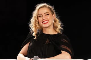 Z herečky Amber Heard