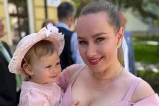 Natália Puklušová s dcérkou