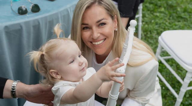 NIČ rozkošnejšie dnes NEUVIDÍTE: Dominika Cibulková a jej ROZTOMILÝ moment s  dcérkou! | Špuntík.sk