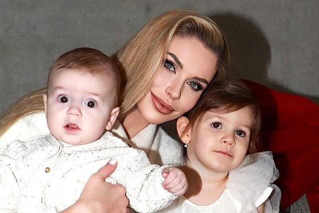 Eva Cifrová s rodinou
