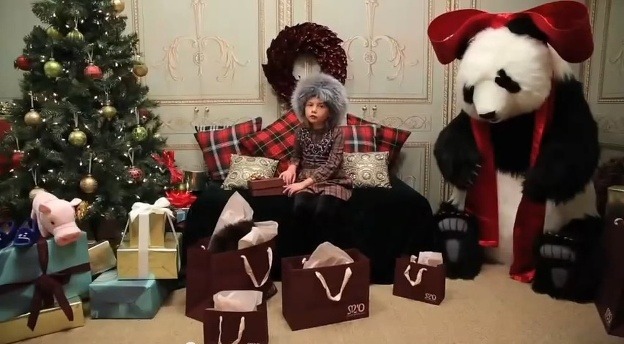 Vianočné video luxusného reťazca