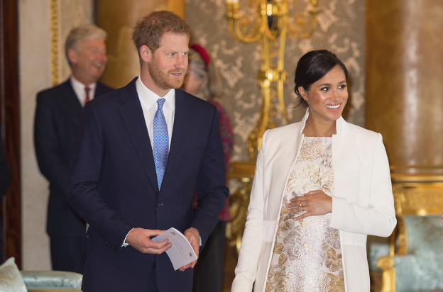 Takto sa Meghan usmievala 5. marca na recepcii pri príležitosti 50. výročia udelenia titulu princ z Walesu Charlesovi.