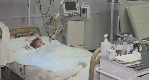 Jegor v nemocnici (reprofoto Kanál 11)