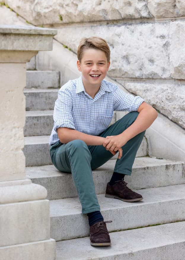 Princ George má 10 rokov. 