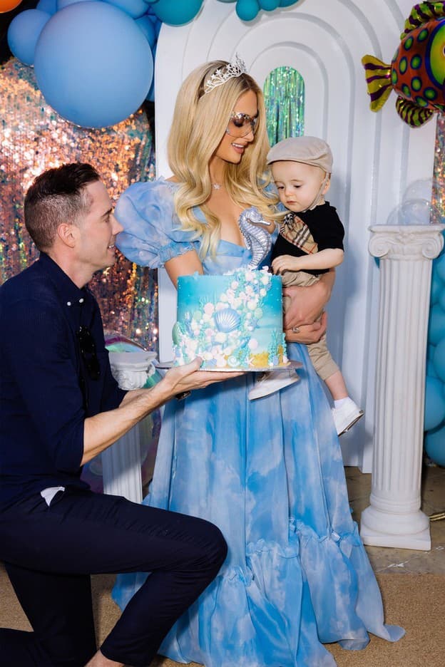Paris Hilton usporiadala synovi veľkolepú oslavu. 