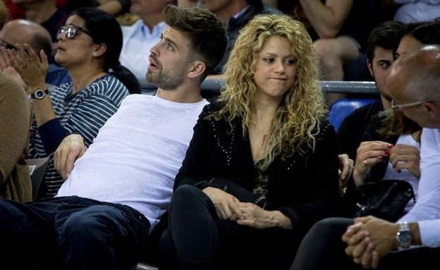 Shakira Shakira