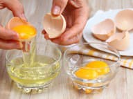 Toto UPOZORNÍ na POKAZENÚ potravinu: NAJRÝCHLEJŠIE spôsoby, ktoré odhalia ZLÉ vajíčko!