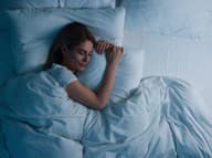 Večerné návyky, ktoré ohrozujú kvalitu spánku: Vyhnite sa im a budete spať ako bábätko