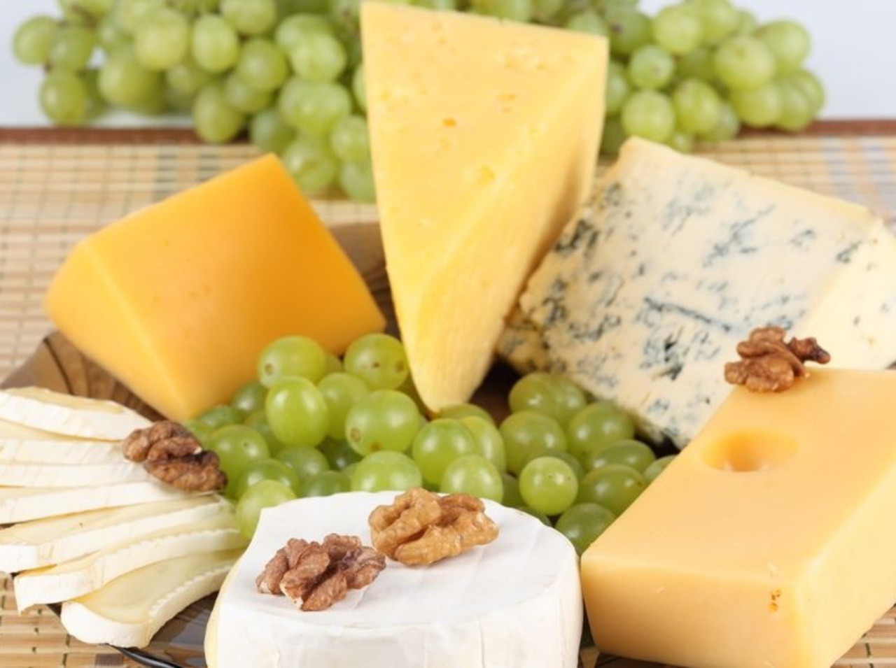 Kliešťovú encefalitídu môže spôsobiť aj syr z nepasterizovaného mlieka.
