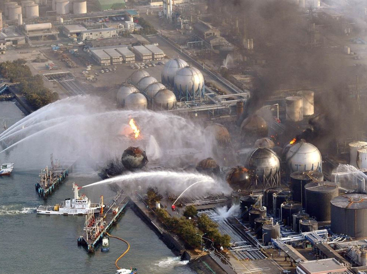 Kvôli výbuchu vo Fukušime uniklo množstvo rádioaktívneho materiálu.