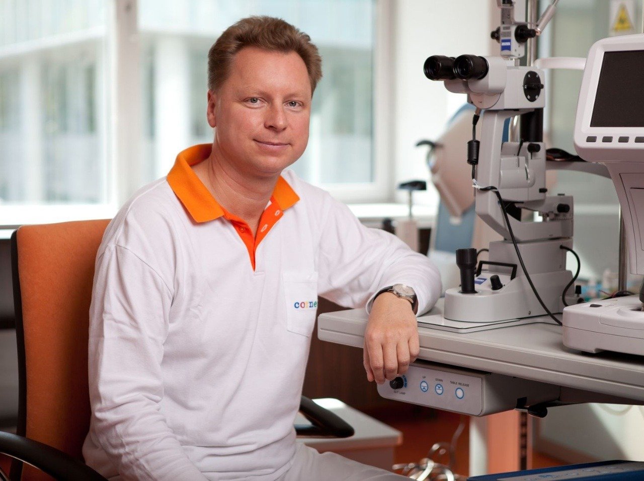 MUDr. Marián Šalát je odborníkom v obore oftalmológie v centre Cornea.