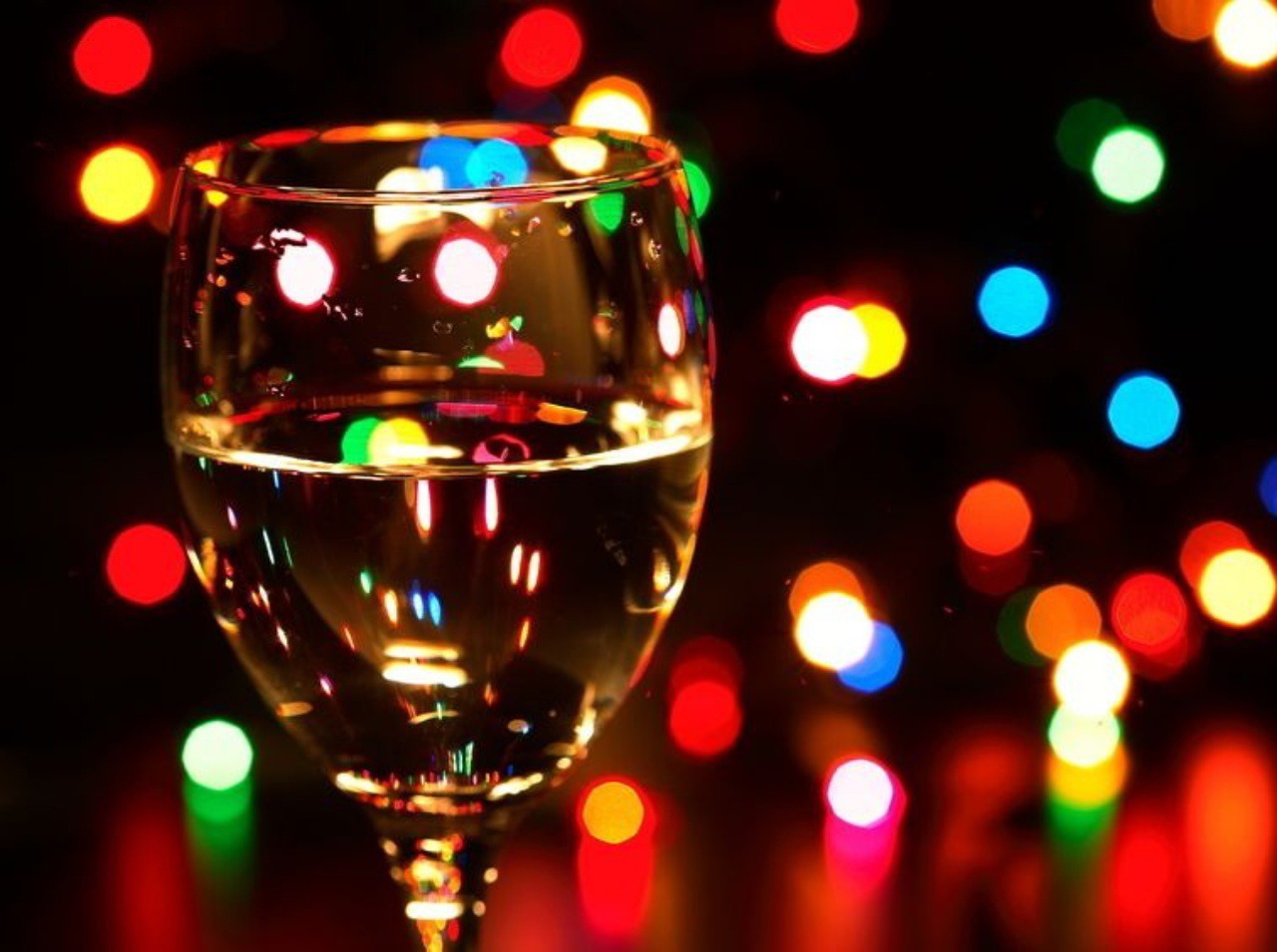 Vychutnajte si na vianočných trhoch pravé varené víno!