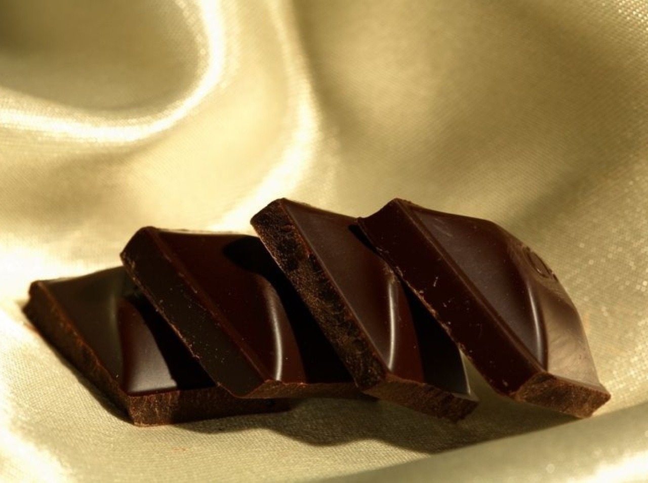 Neodopierajte si čokoládu, znižuje výskyt srdcových ochorení!