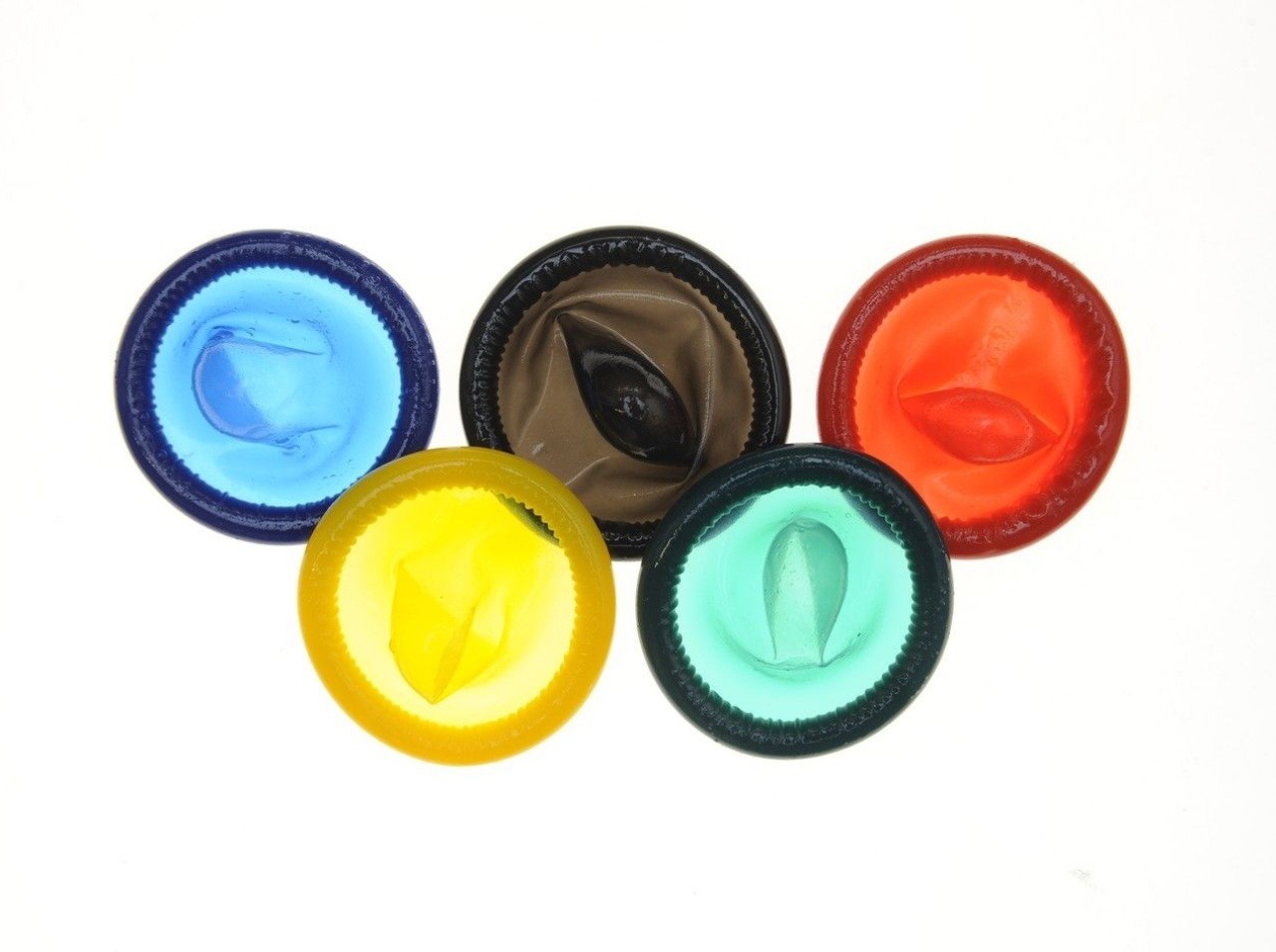 Športovci dostali na olympiáde od organizátorov kondómy.