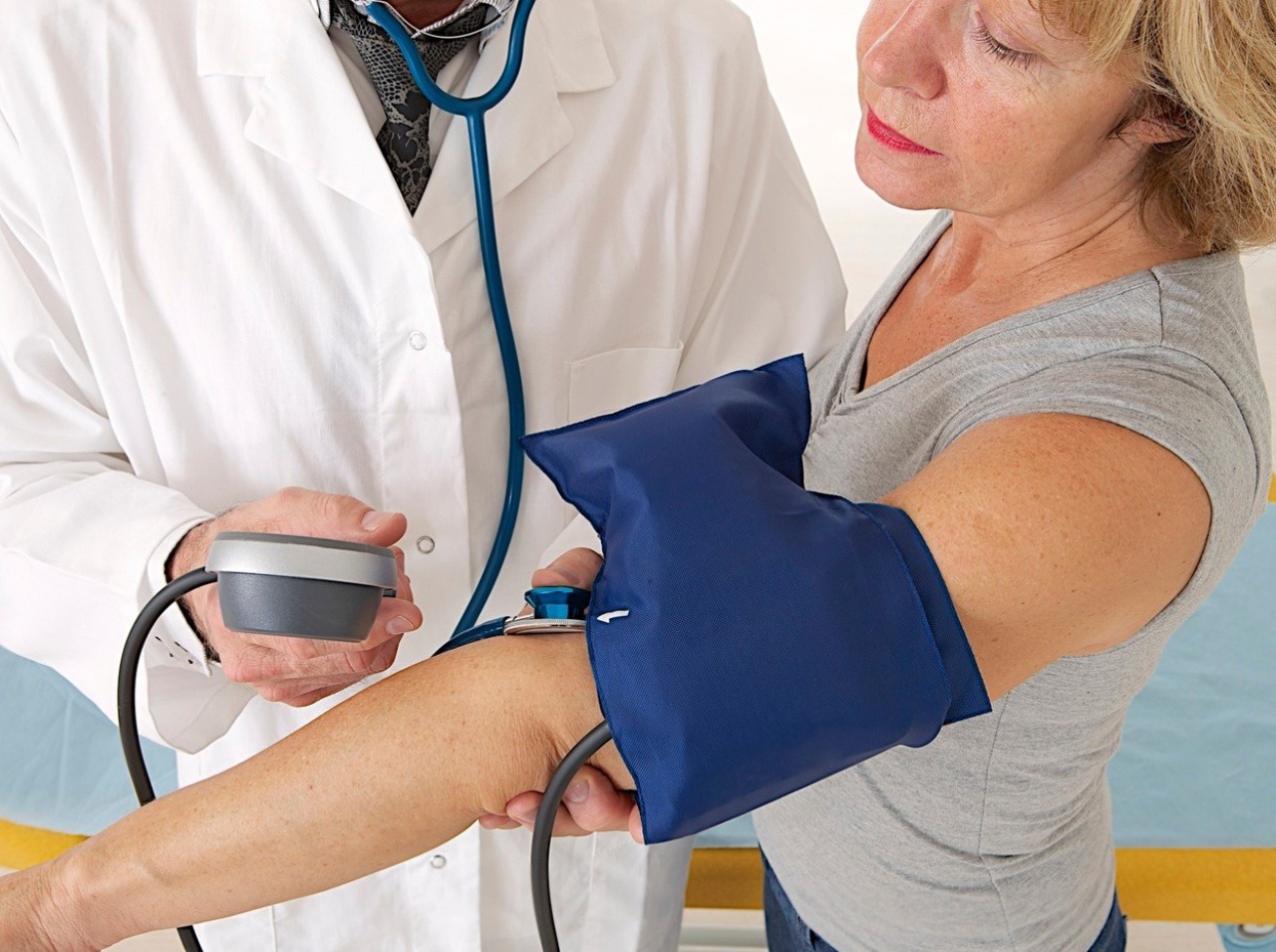 Krvný tlak spôsobuje kardiovaskulárne choroby, preto by ste mali vedieť, aký máte tlak!