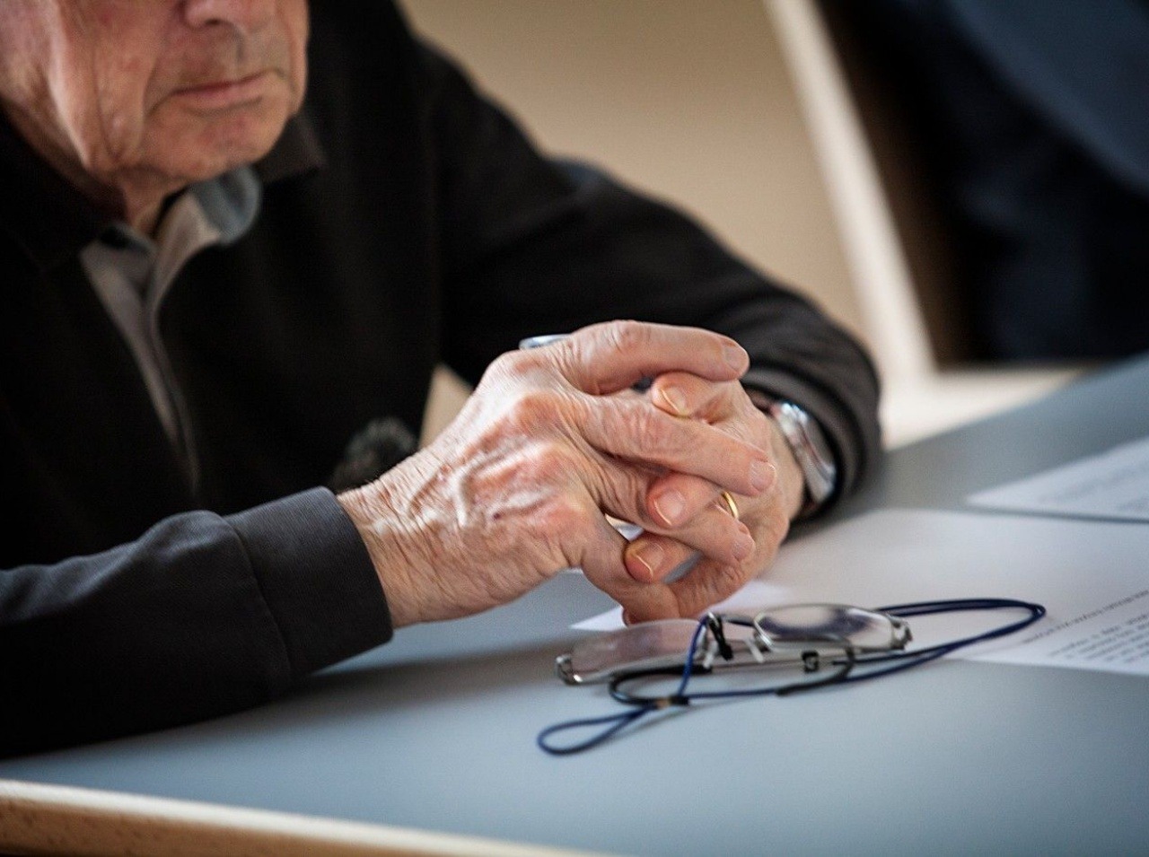 Parkinsonova choroba dokáže človeku znepríjemniť každodenný život. 