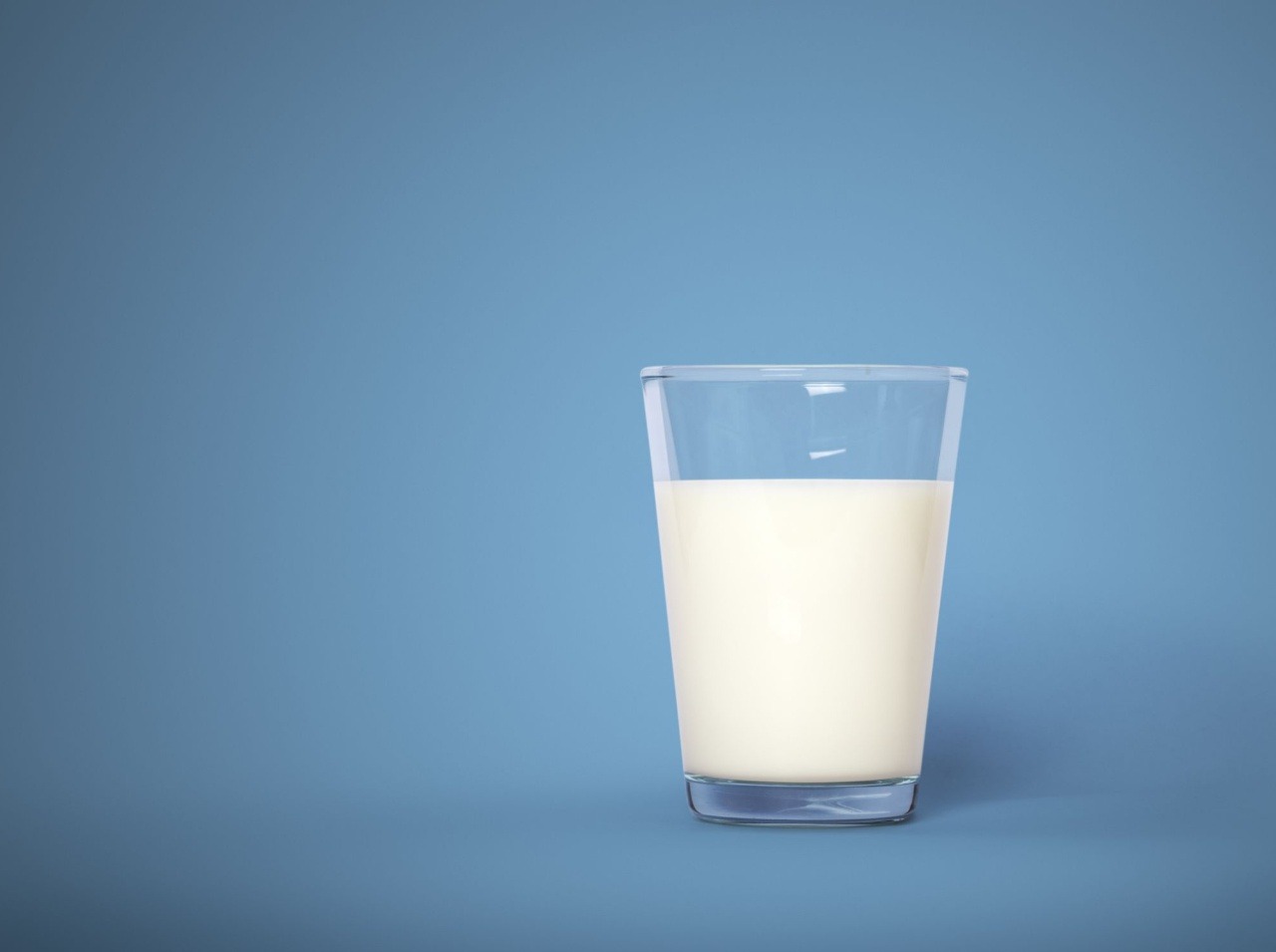 Aj keď je mlieko plné vápnika, niektoré štúdie uvádzajú, že môže spôsobiť rakovinu!