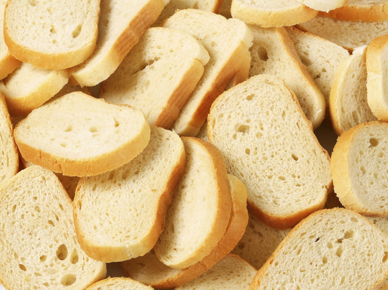 Biely chlieb nie je až taký škodlivý, ako si mnohí o ňom myslia!