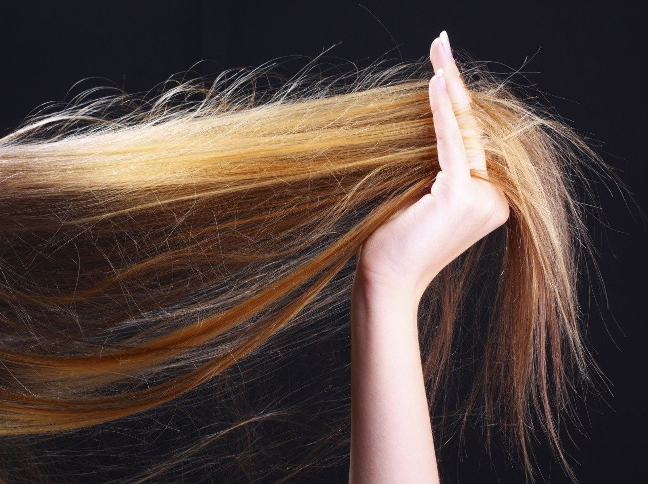 Žena si už 3 roky neumyla vlasy so šampónom
