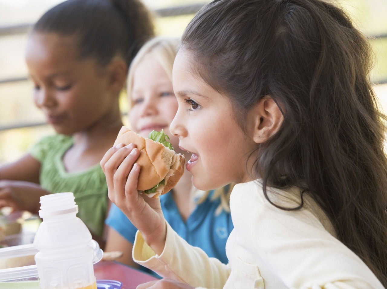 Od januára sa budú deti v školách zdravšie stravovať. 