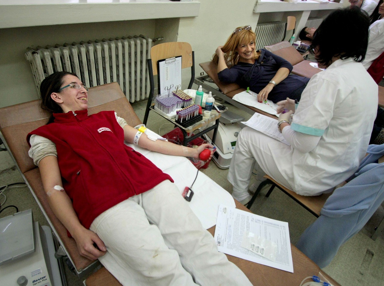 Univerzitná kvapka krvi 2010 - otvorenie 1. ročníka vysokoškolskej akcie darovania krvi na Univerzite Komenského.