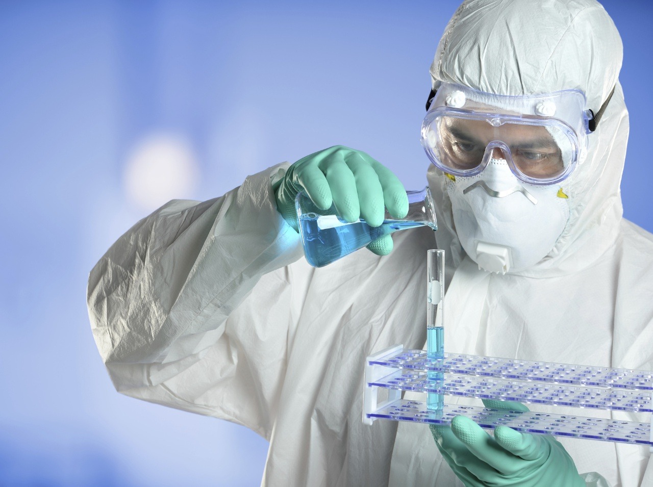 Vzorky na ebolu by mohlo Slovensko testovať aj v Maďarsku a Poľsku.