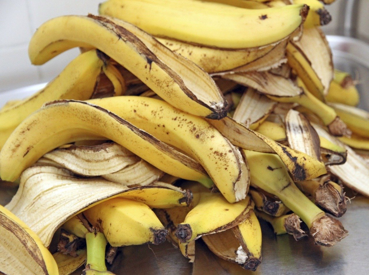Banánová šupka je zdraviu prospešná, nevyhadzujte ju. 
