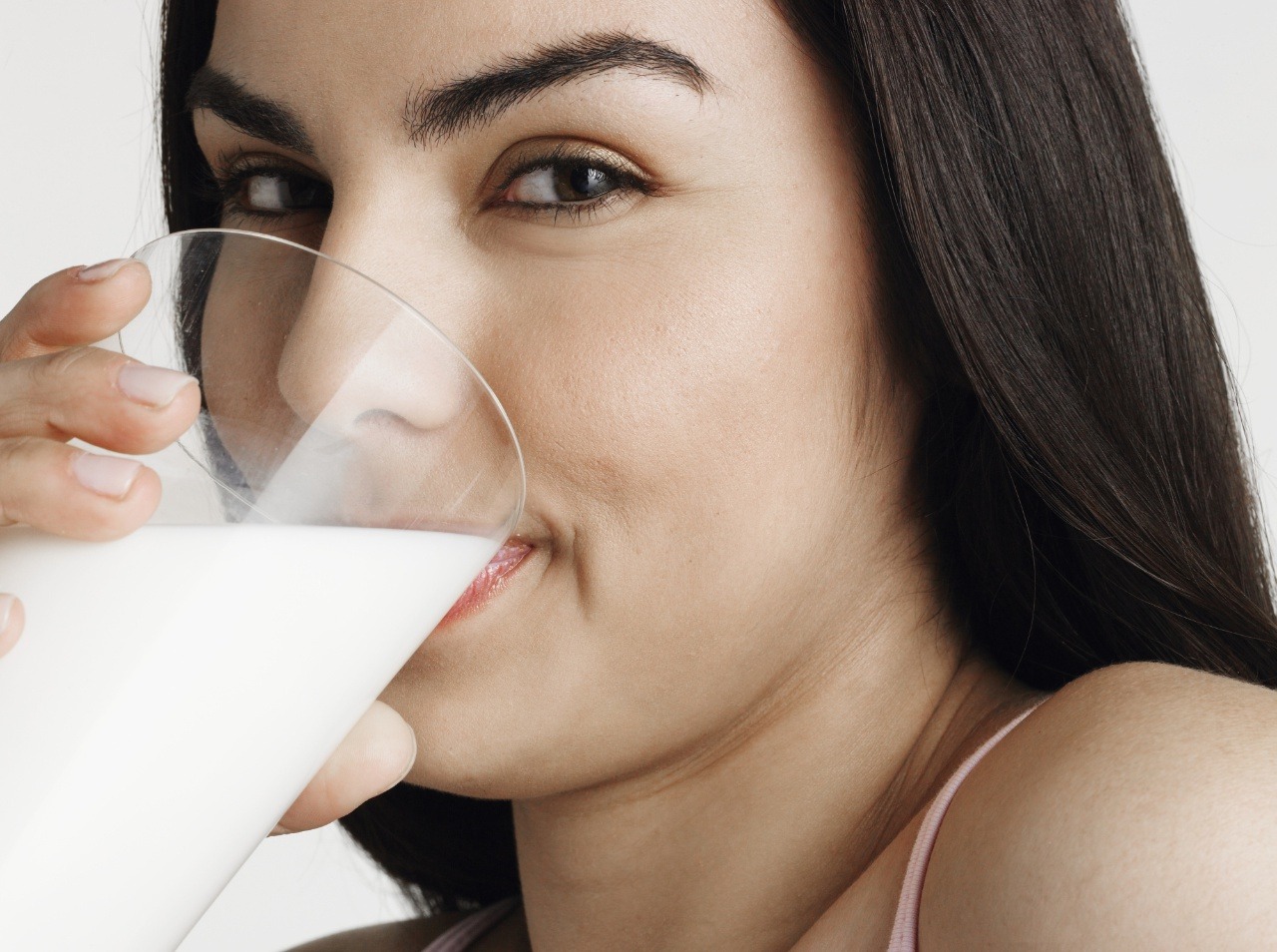 Stavte na plnotučné mlieko ako súčasť ketózovej diéty, vďaka ktorej sa zbavíte neželaného tuku. 