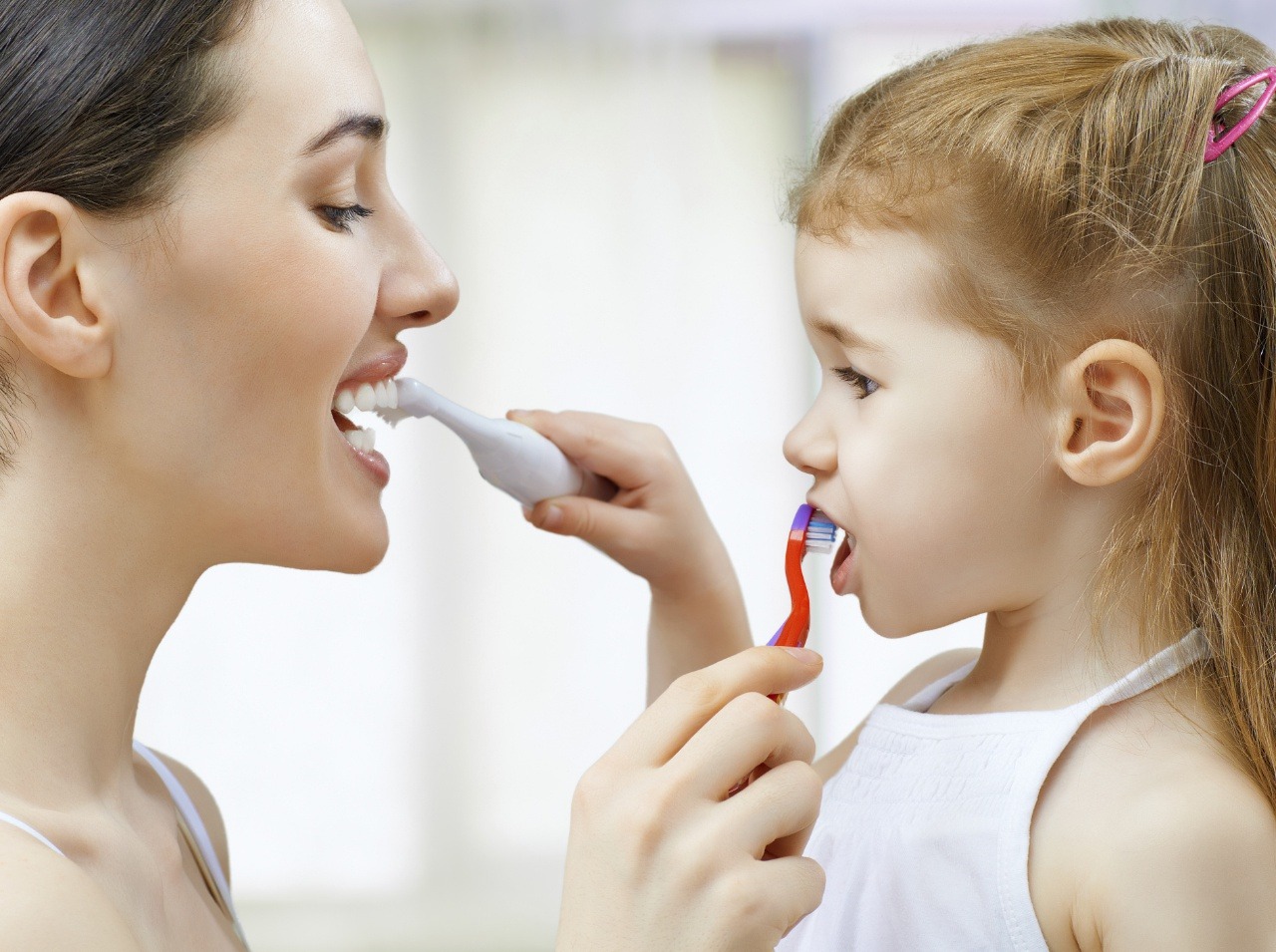 Čistenie zubov má svoje zákonitosti, ktoré by sme vzhľadom k vlastnému zdraviu mali dodržiavať. 