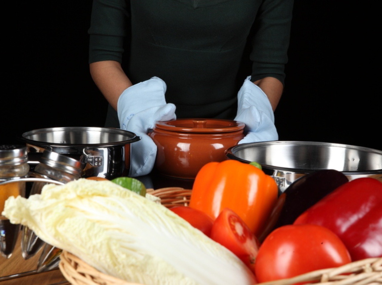 Ženy sú v kuchyni vystavené nebezpečným uhľovodíkom v kuchynskom riade a rôznych nádobách