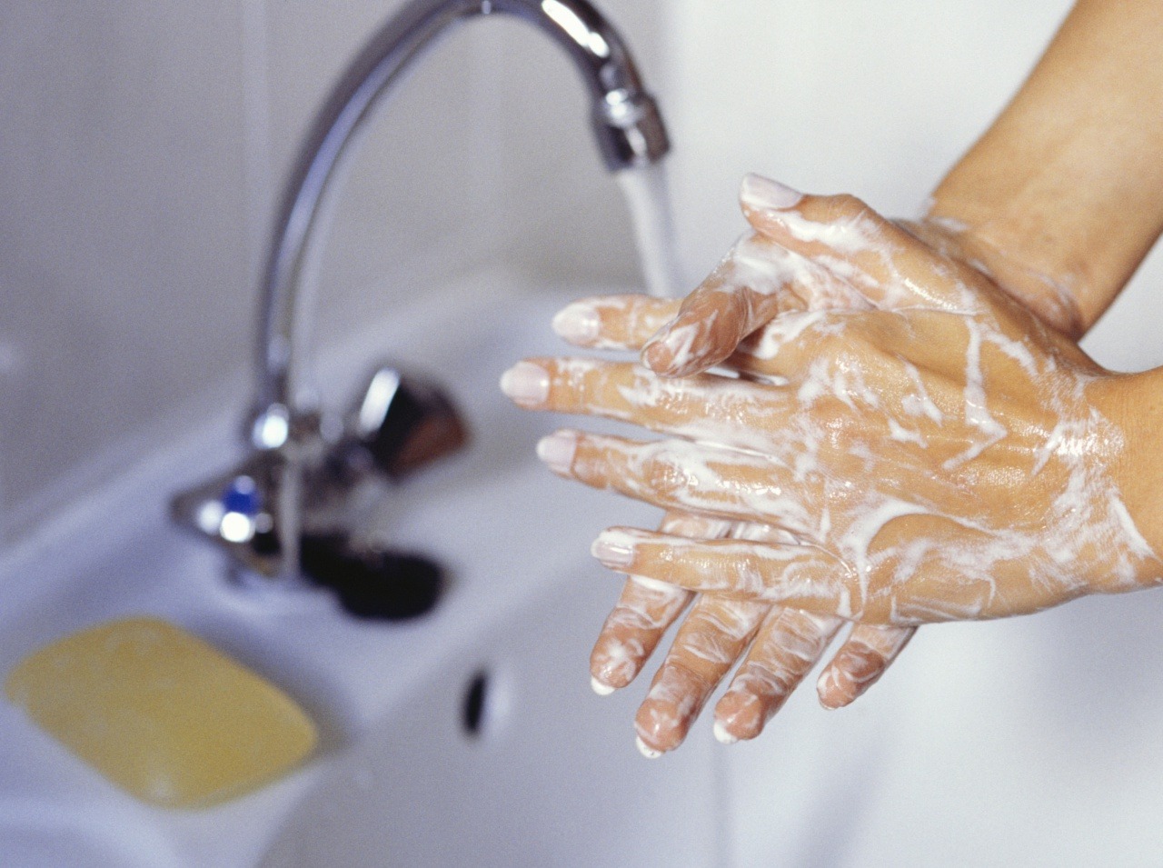 Zdieľať mydlo nie je dobrý nápad, najmä ak máte oslabenú imunitu. 