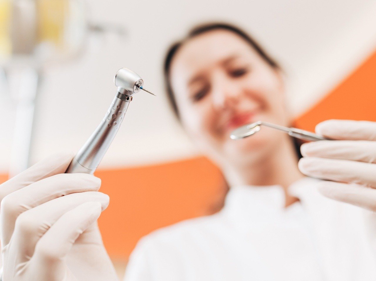 Zubný kaz sa vytvorí po niekoľkých dňoch zanedbanej starostlivosti o zuby. Čo sa stane po roku? 