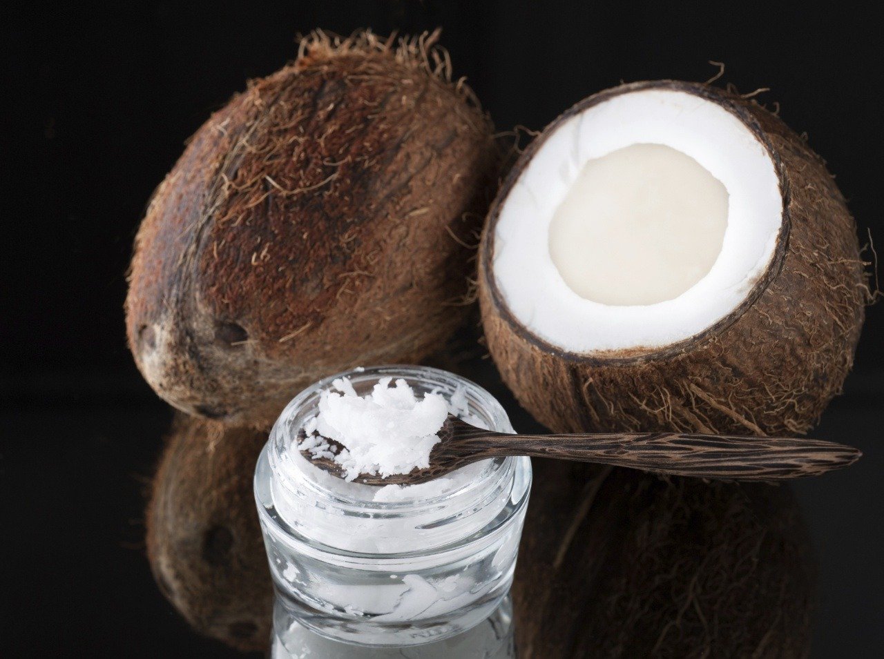 Kokosový olej je zdraviu prospešný, nezabúdajte na jeho konzumáciu. 