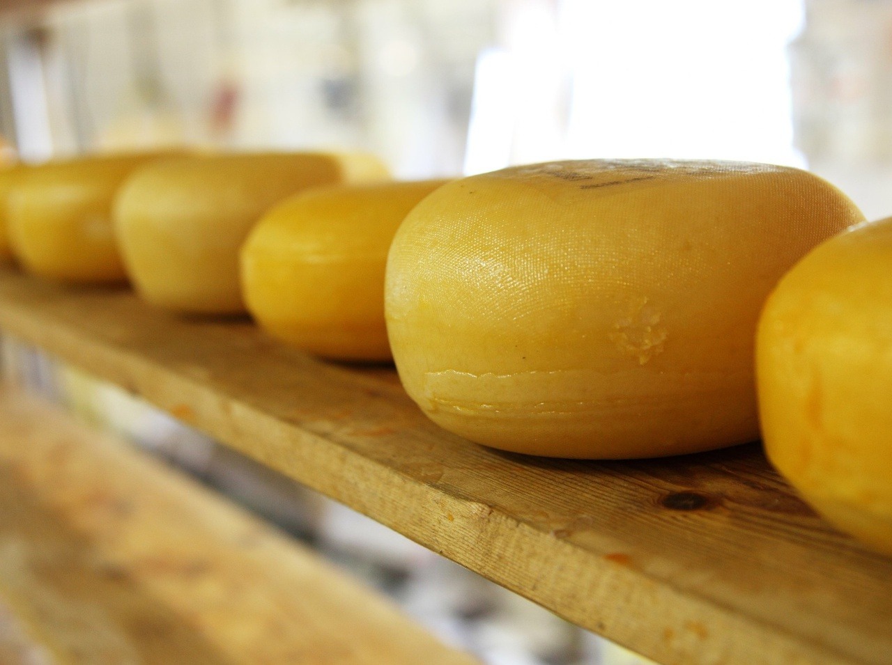 Viete, ako rozoznať čerstvý syr? Pozrite sa, načo sa spoľahnúť a čo môže byť klamlivé! 