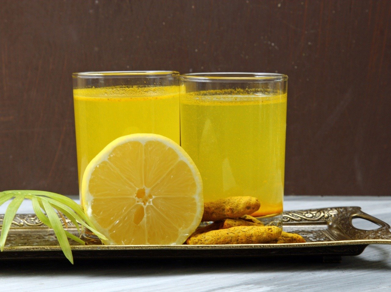 Vyskúšajte kurkumu s citrónovou vodou a pocítite na sebe úžasné účinky. 