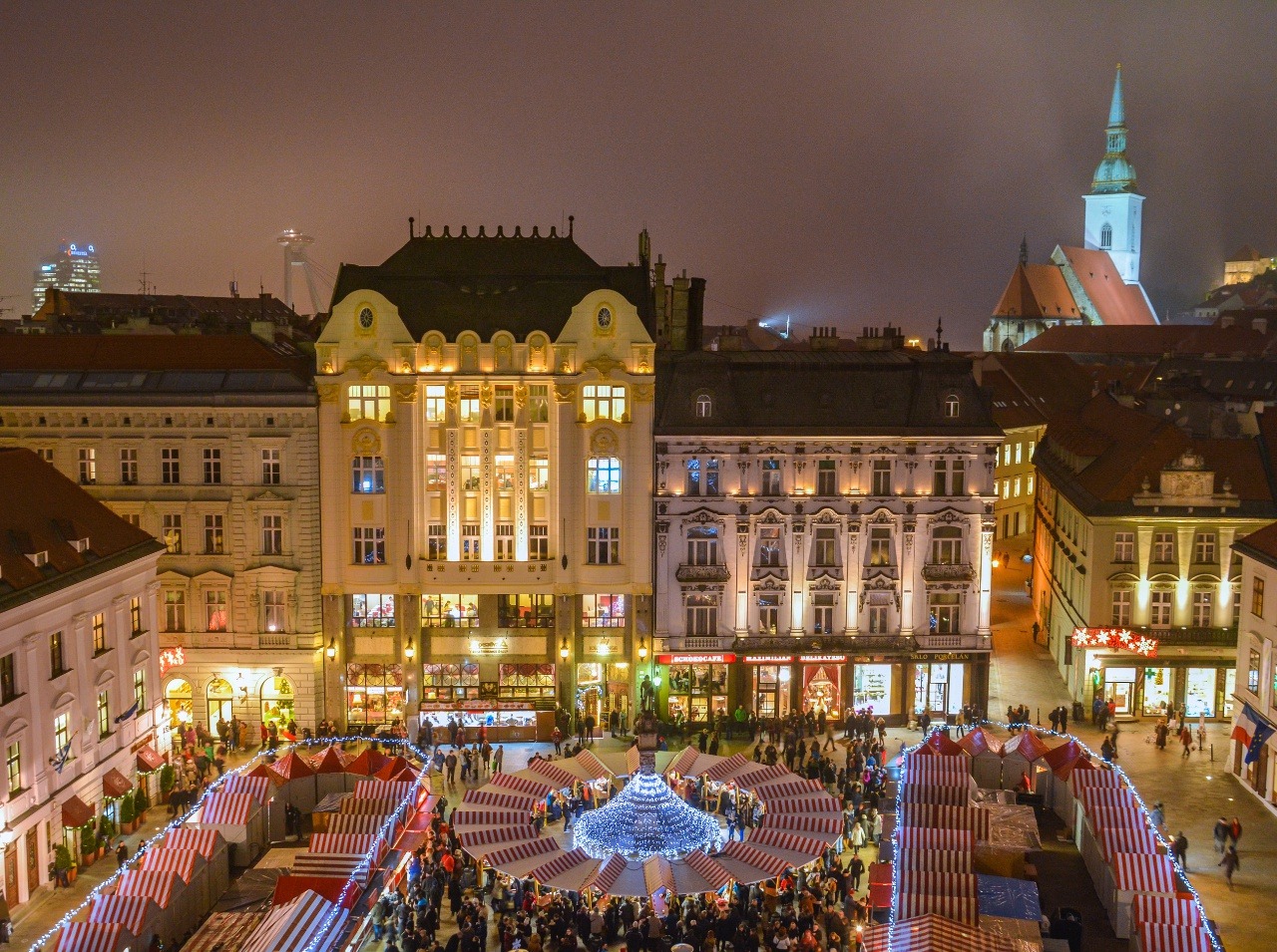Na vianočných trhoch v Bratislave našli hygienici viaceré nedostatky. 