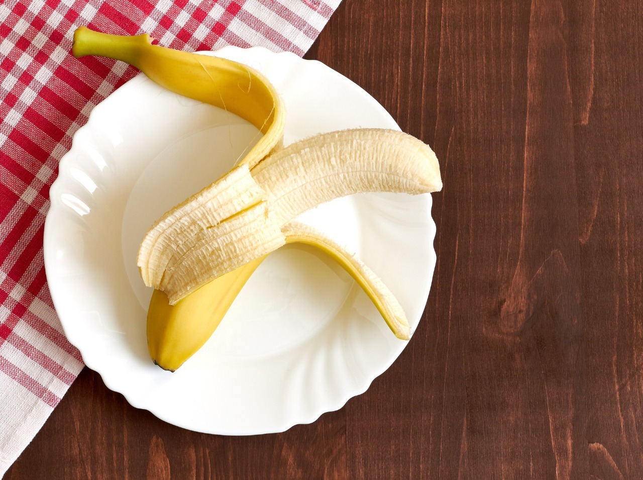 Aj keď banán obsahuje množstvo výživných látok, treba rátať s vysokým obsahom cukru. 