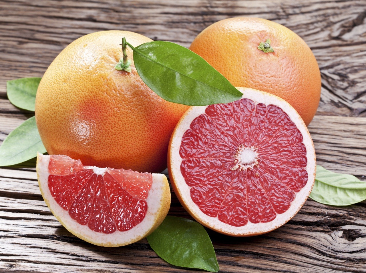 Grapefruit obsahuje množstvo výživných látok, ktorými nadopuje vaše telo. 