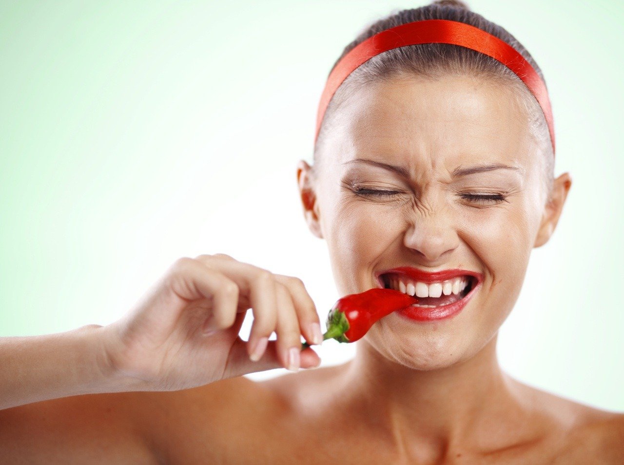 Dajte si chilli papričku, je zdraviu prospešná a telu dodá potrebné vitamíny. 