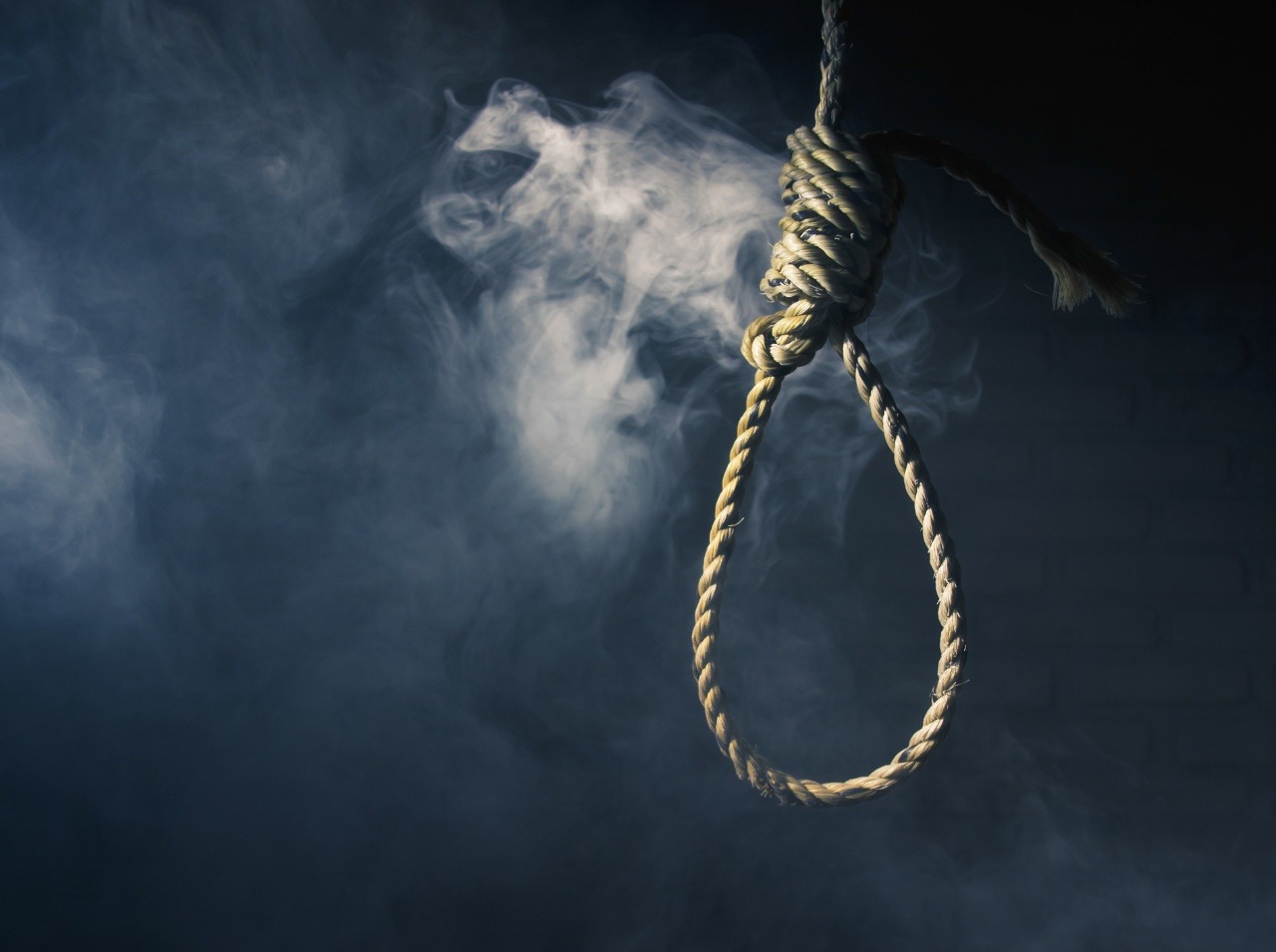 Najčastejším spôsobom samovrážd u obidvoch pohlaví bolo obesenie.