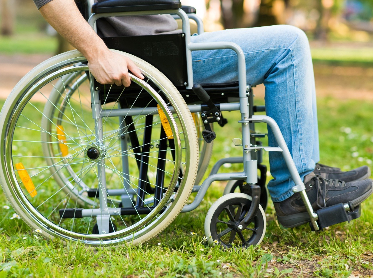 Niektorí pacienti so sklerózou multiplex skončia na vozíku.