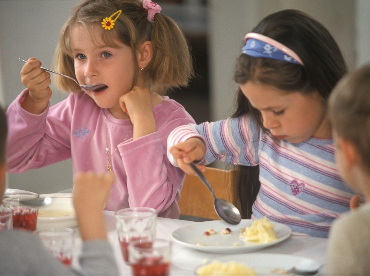 Deti by sa mali v škôlkach zdravšie stravovať!