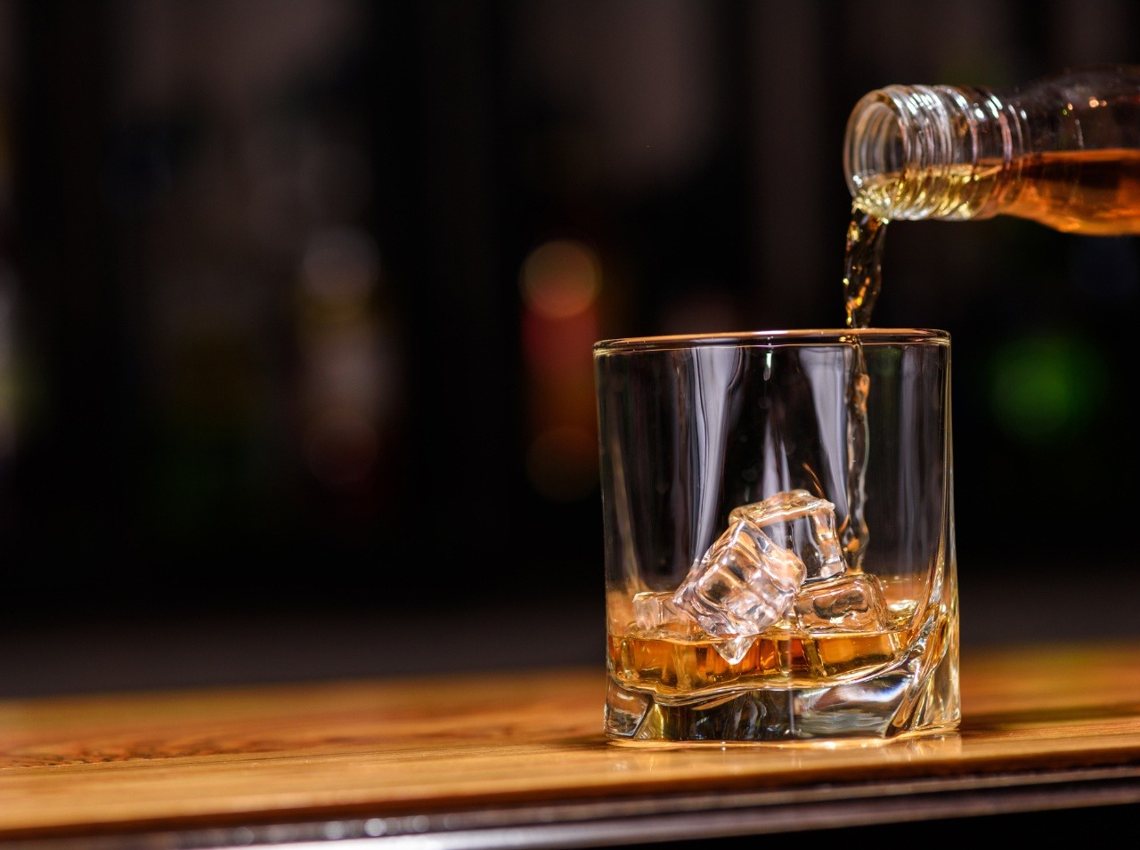 Whiskey je zdravý nápoj, no len v prípade, ak prijmete menšie množstvo. 