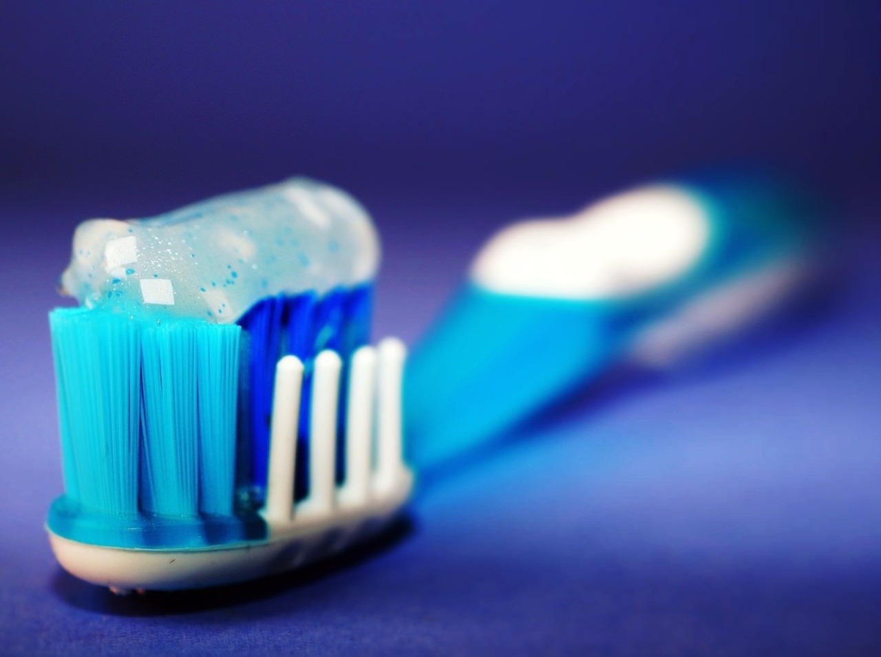 Zubná pasta môže obsahovať množstvo škodlivých látok, pozor na to! 