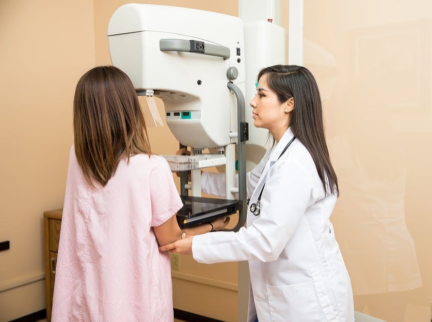 Mamografia patri medzi vyšetrenia, ktoré by mali absolvovať ženy po päťdesiatke raz za dva roky. 
