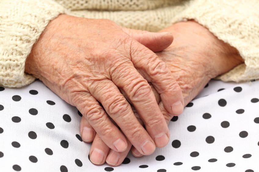 Parkinsonova choroba sa týka hlavne starších ľudí, no nie je to pravidlo.