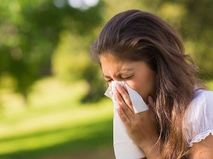 Obdobie peľových alergií je