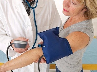 Krvný tlak spôsobuje kardiovaskulárne